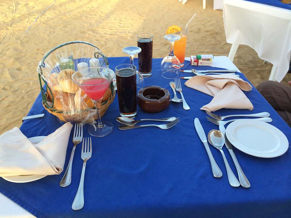 Abendessen am Strand  SUNRISE Holidays Resort (Adults Only)