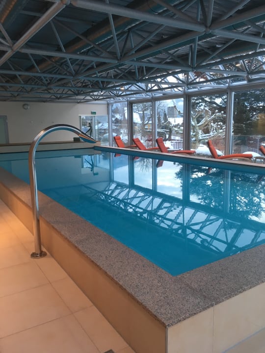 Pool Hotel Eden Spiez