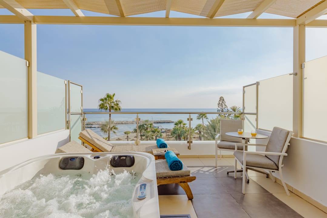 Ausblick The Golden Bay Beach Hotel
