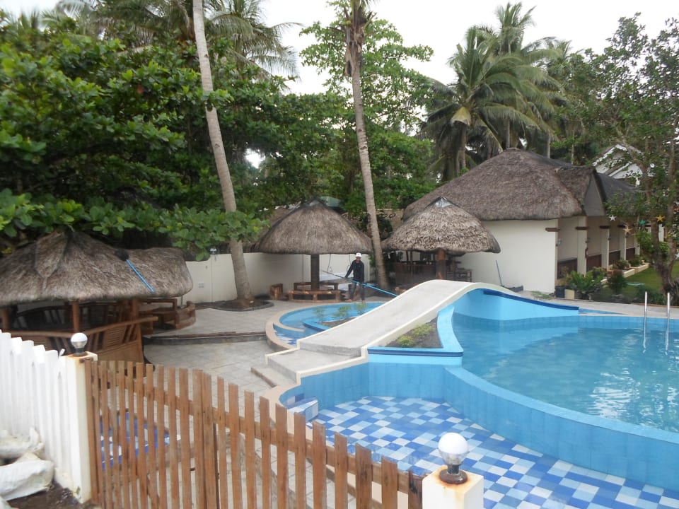 Pool at Beachside AGM Beachfront Resort