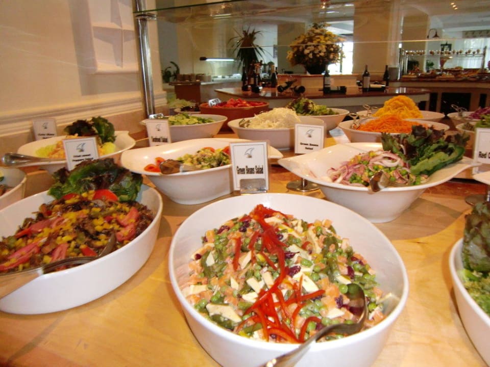 Leckere Salate Steigenberger ALDAU Beach Hotel