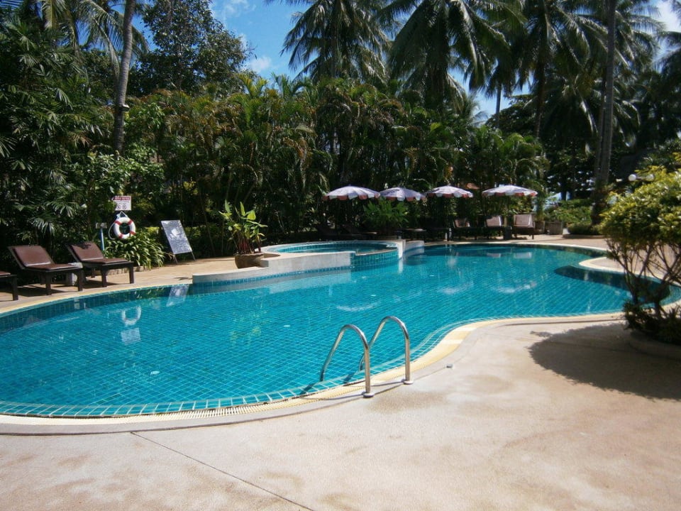 Pool  The Fair House Beach Resort