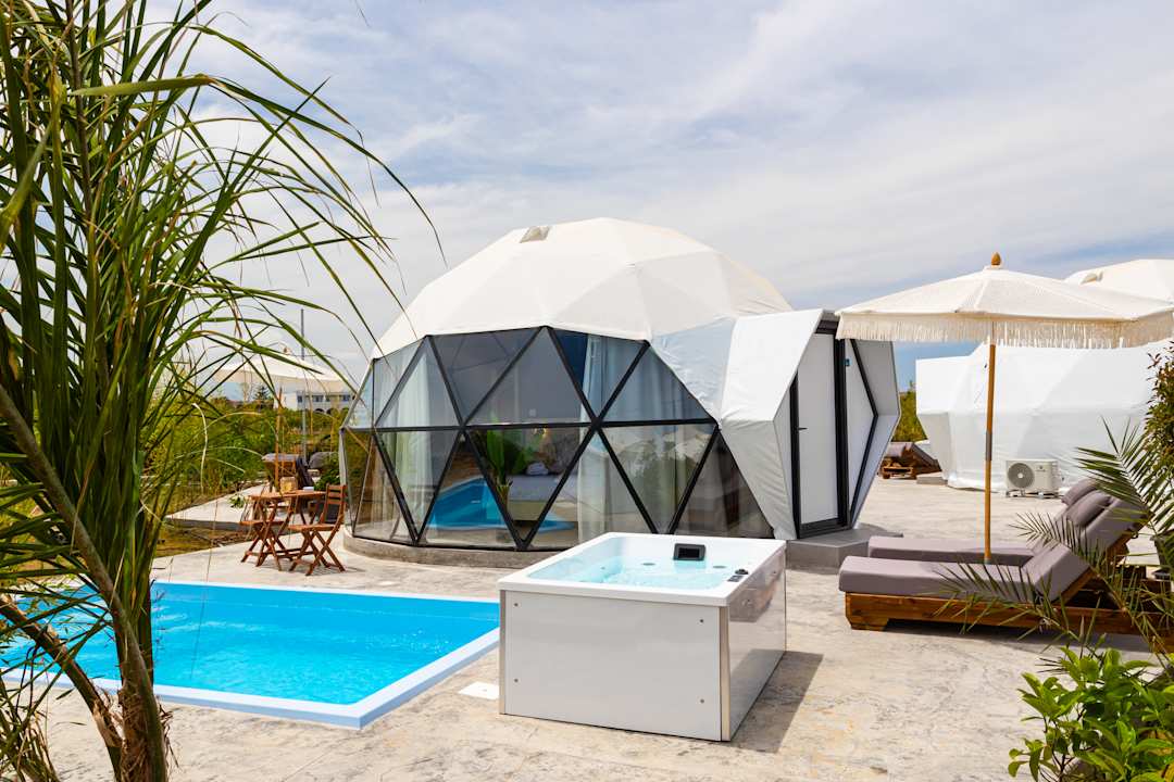 Außenansicht Emerald Oasis Glampotel