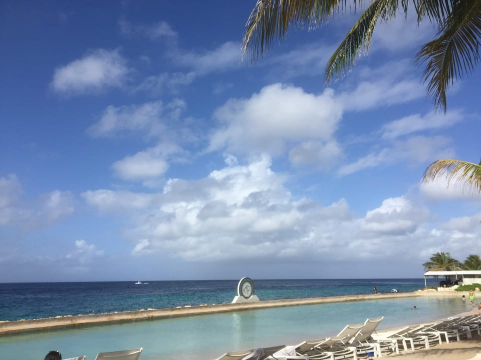 Pool Papagayo Beach Resort