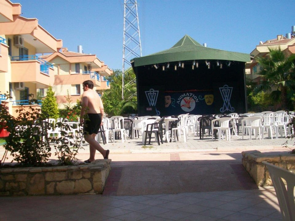 Bühne vom Blick der Poolbar Dream Family Club