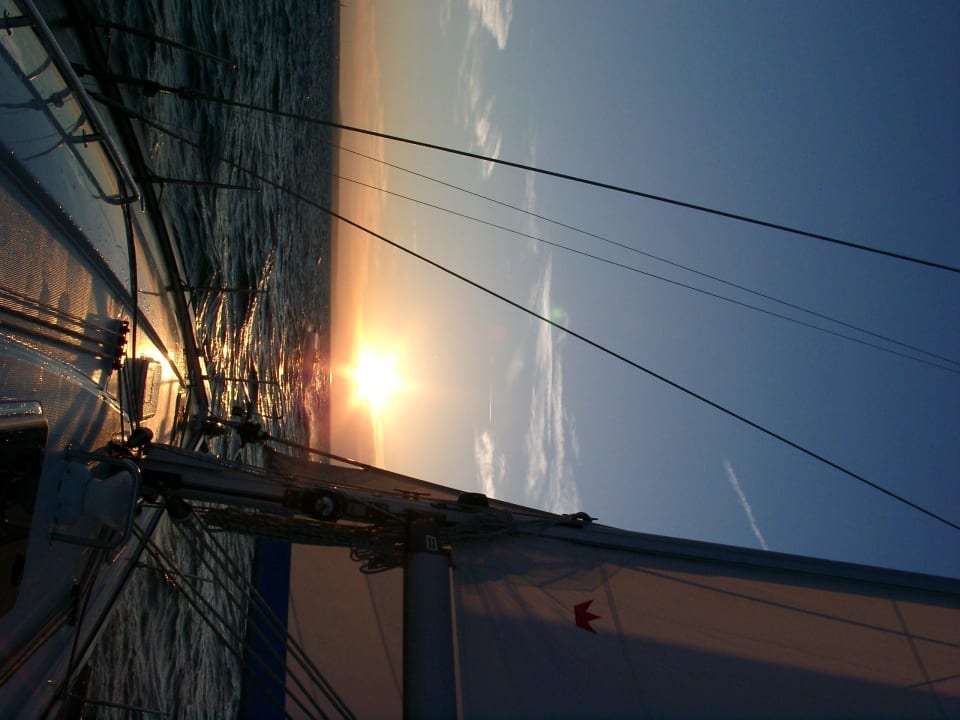 Sonnenuntergang beim segeln Yachthotel Schattmaier