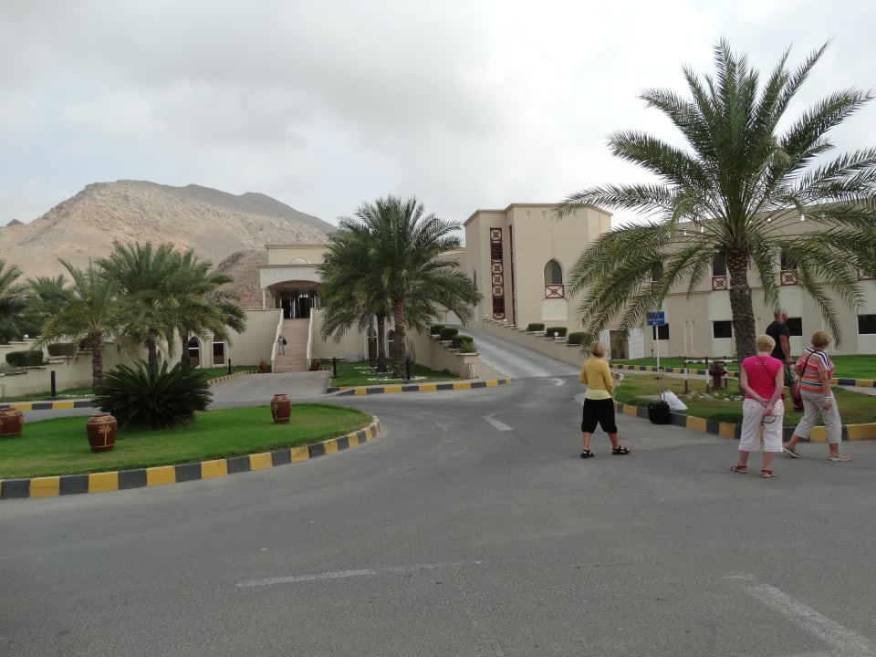 Wjazd do hotelu Golden Tulip Resort Dibba