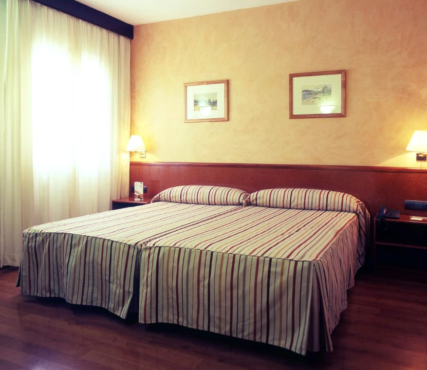 Habitación Hotel Catalonia Castellnou