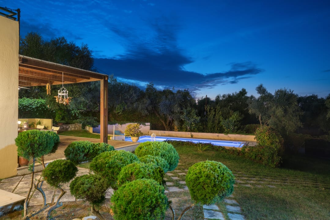 Gartenanlage Nina Residence