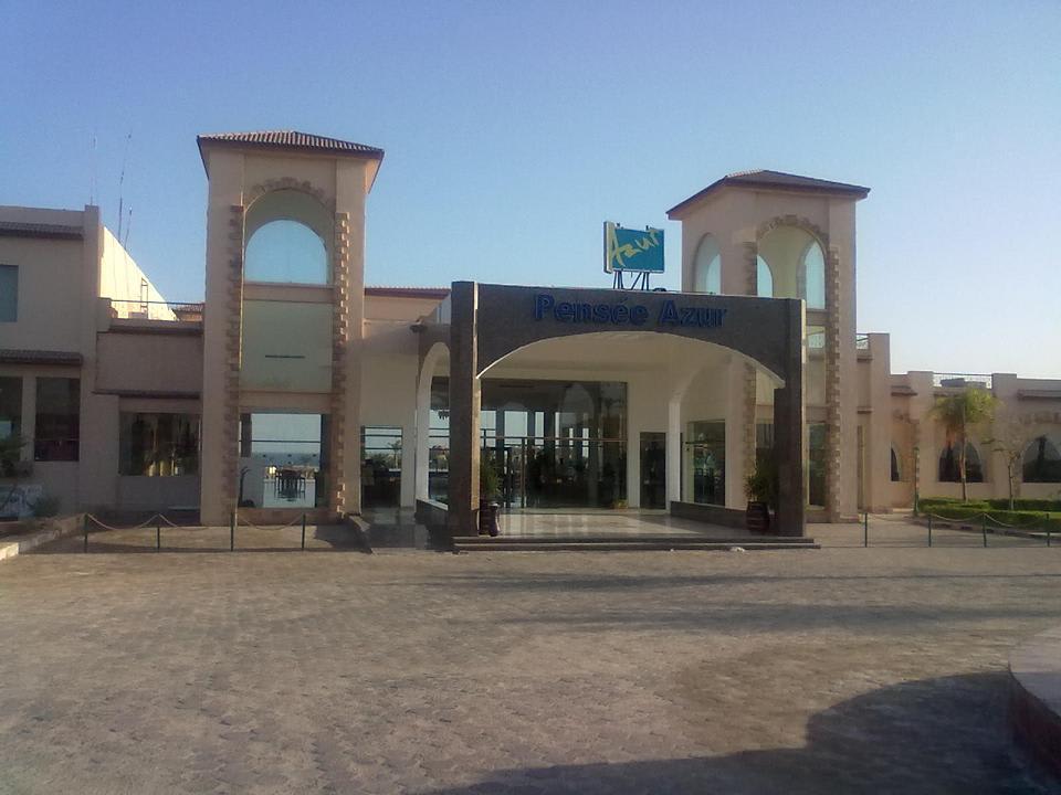 Wejście do hotelu Pensée Royal Garden Beach Resort