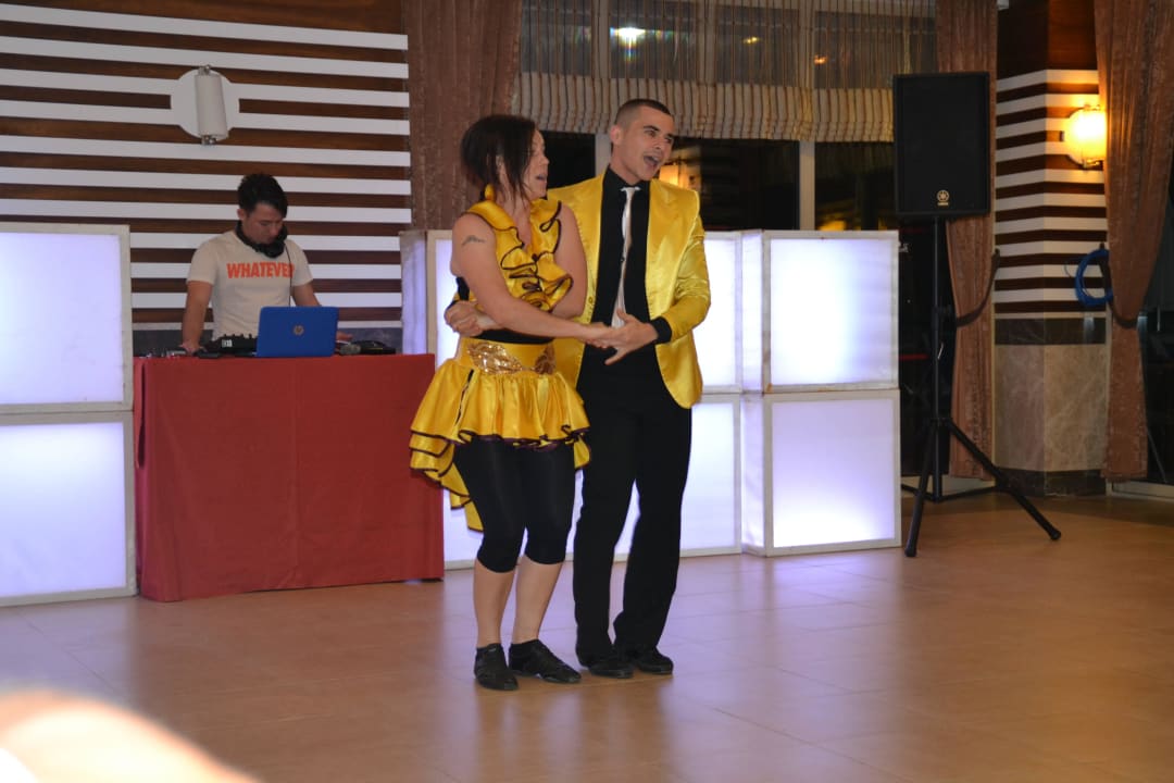 Rumba am Stammgästeabend. Hane Family Resort