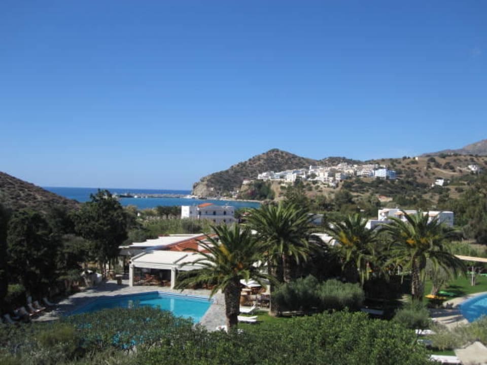 Blick auf den Pool Paralos Irini Mare