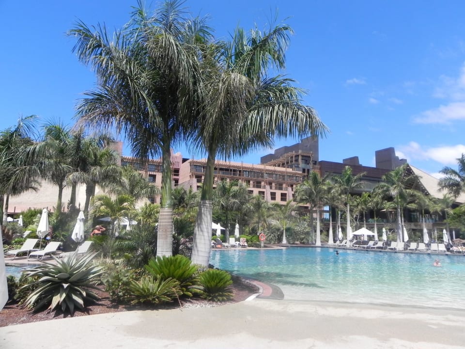 Pool mit Sandstrand Lopesan Baobab Resort