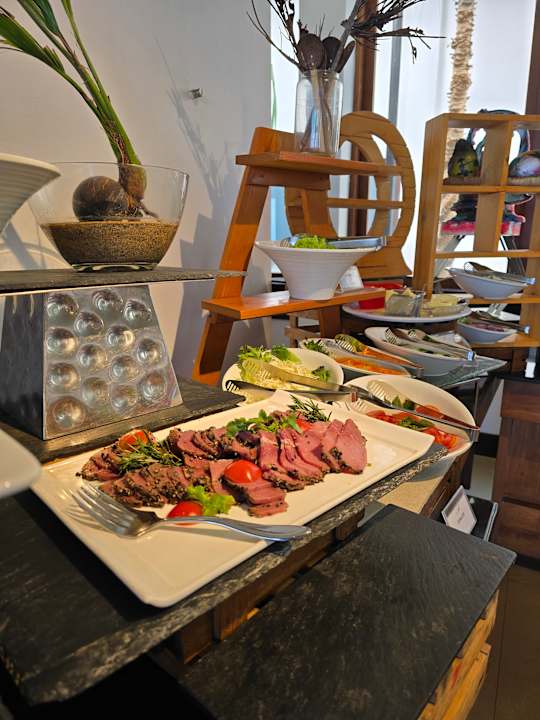 Gastro Pandanus Beach Resort & Spa