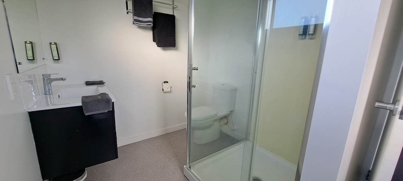 Zimmer Colonial Motel