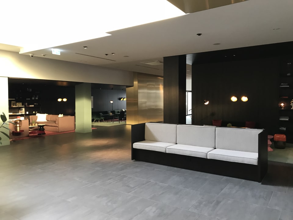 Lobby Mercure Hotel Wiesbaden City