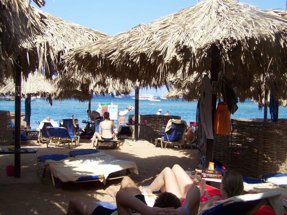 Ausblick vom Strand zum Wasser Jaz Makadina