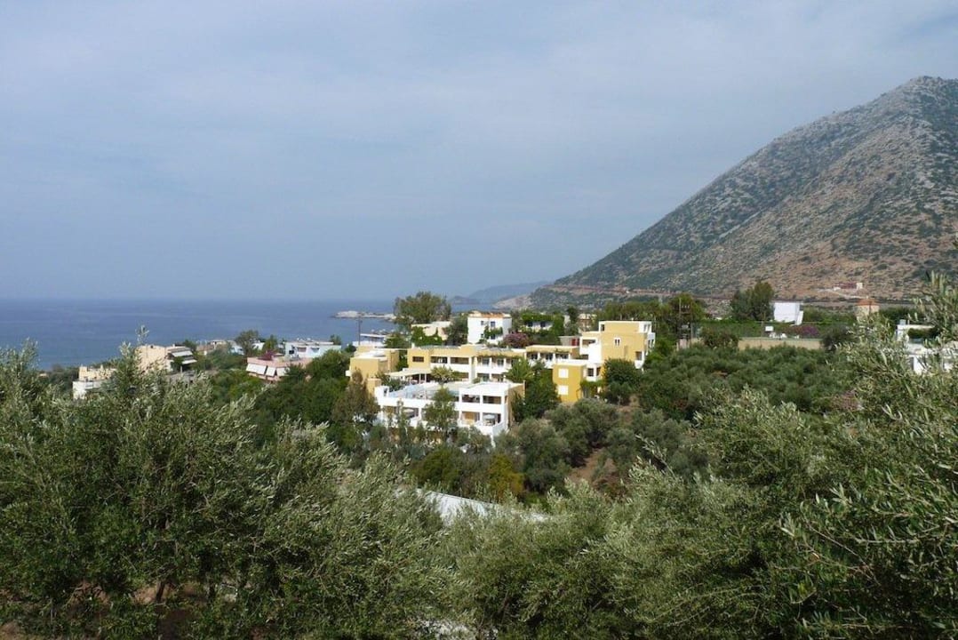 Hotel vom Berg aus gesehen Hotel Xidas Garden