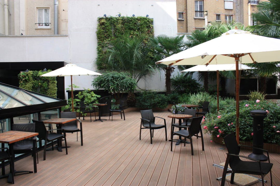 Innenhof Hotel Oceania Paris Porte de Versailles