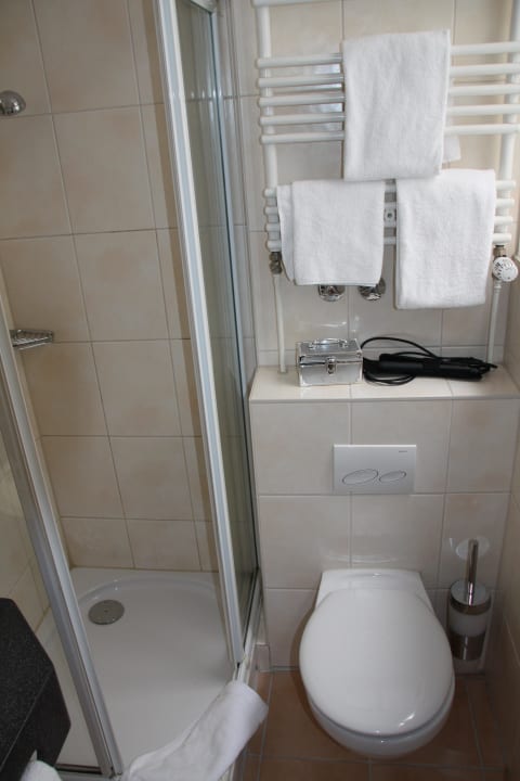 Toilette & Dusche Hotel Lumen am Hauptbahnhof