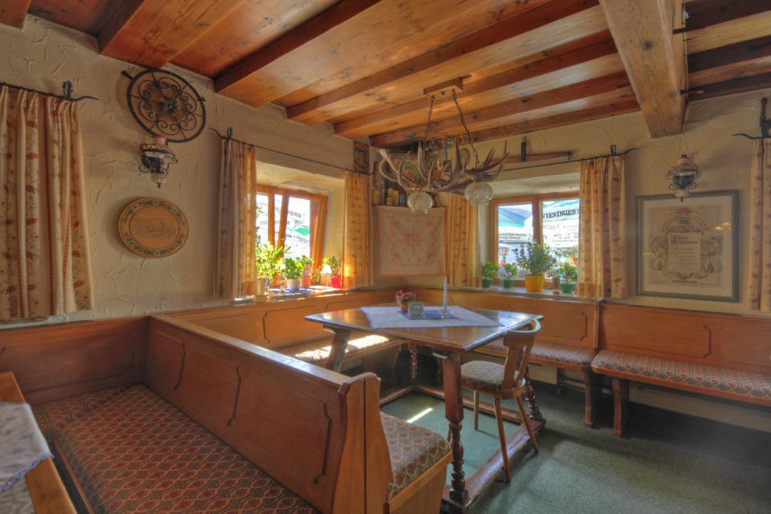 Bauernstube Herrgottswinkl Berggasthof Oberkälberstein