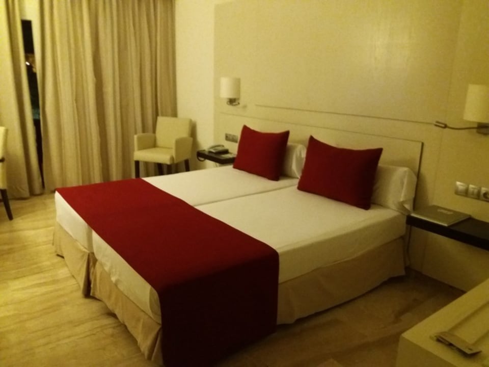 Zimmer Grupotel Montecarlo
