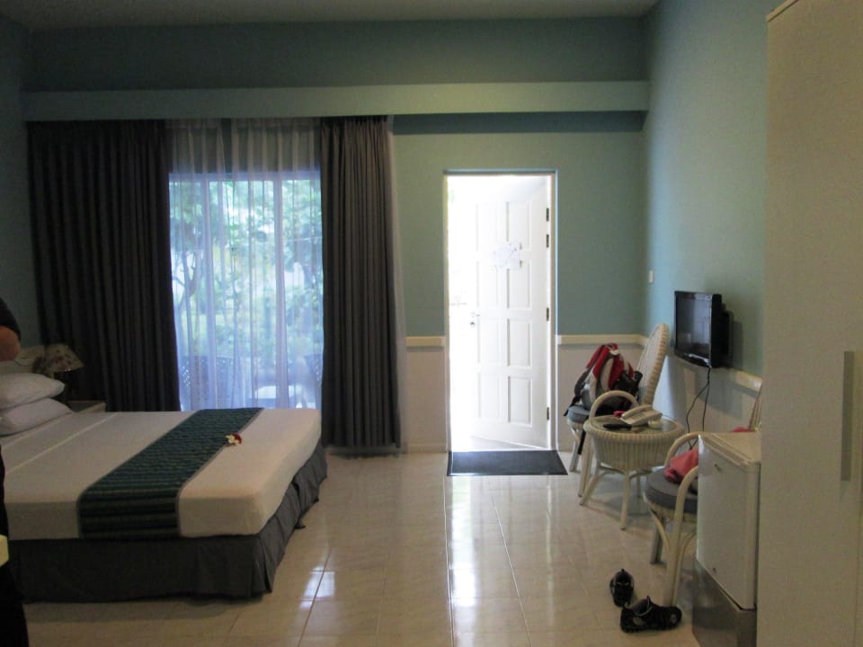 Zimmer Equator Village Resort