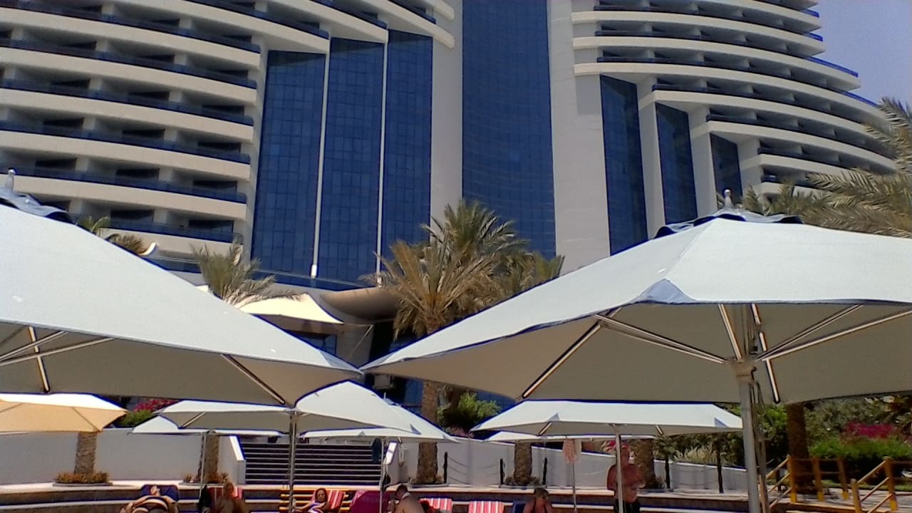 Außenansicht Hotel Le Meridien Al Aqah Beach Resort