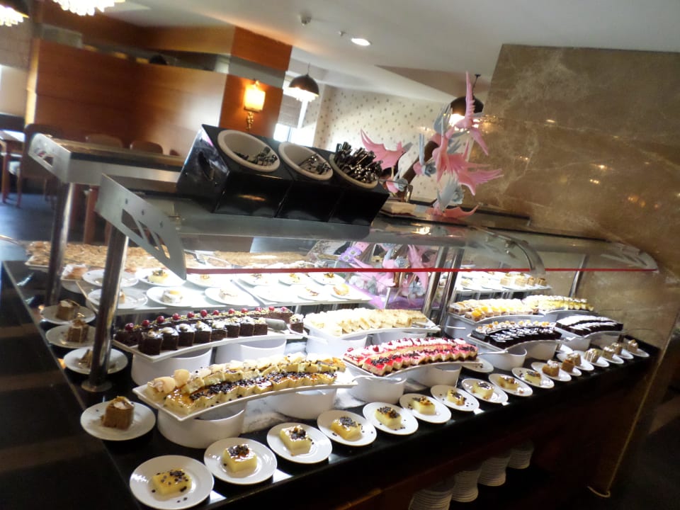 Tatlı Wyndham Garden Lara