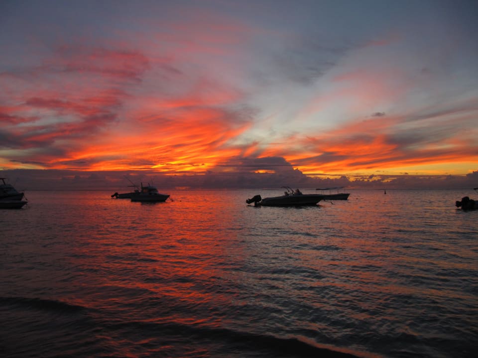 Sonnenuntergang Pearle Beach Resort & Spa