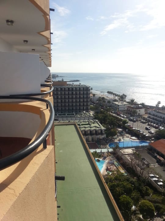 Vom Balkon aus Sicht nach links allsun Hotel Lucana