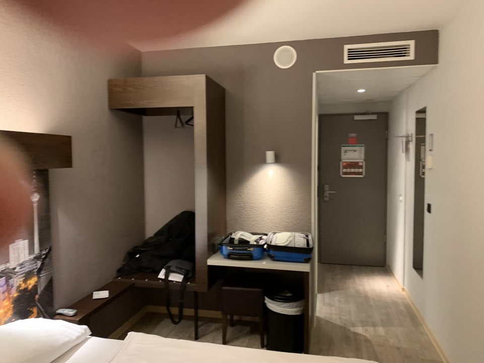 Zimmer MEININGER Hotel Berlin Hauptbahnhof