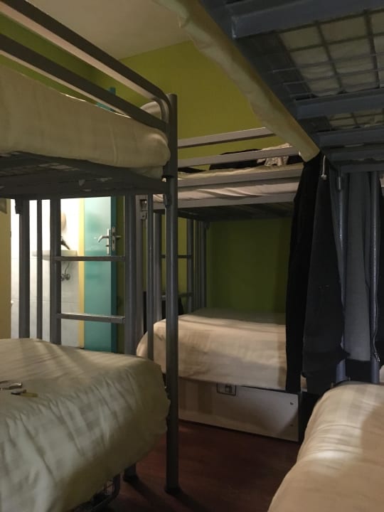 Betten Durty Nelly's Hostel