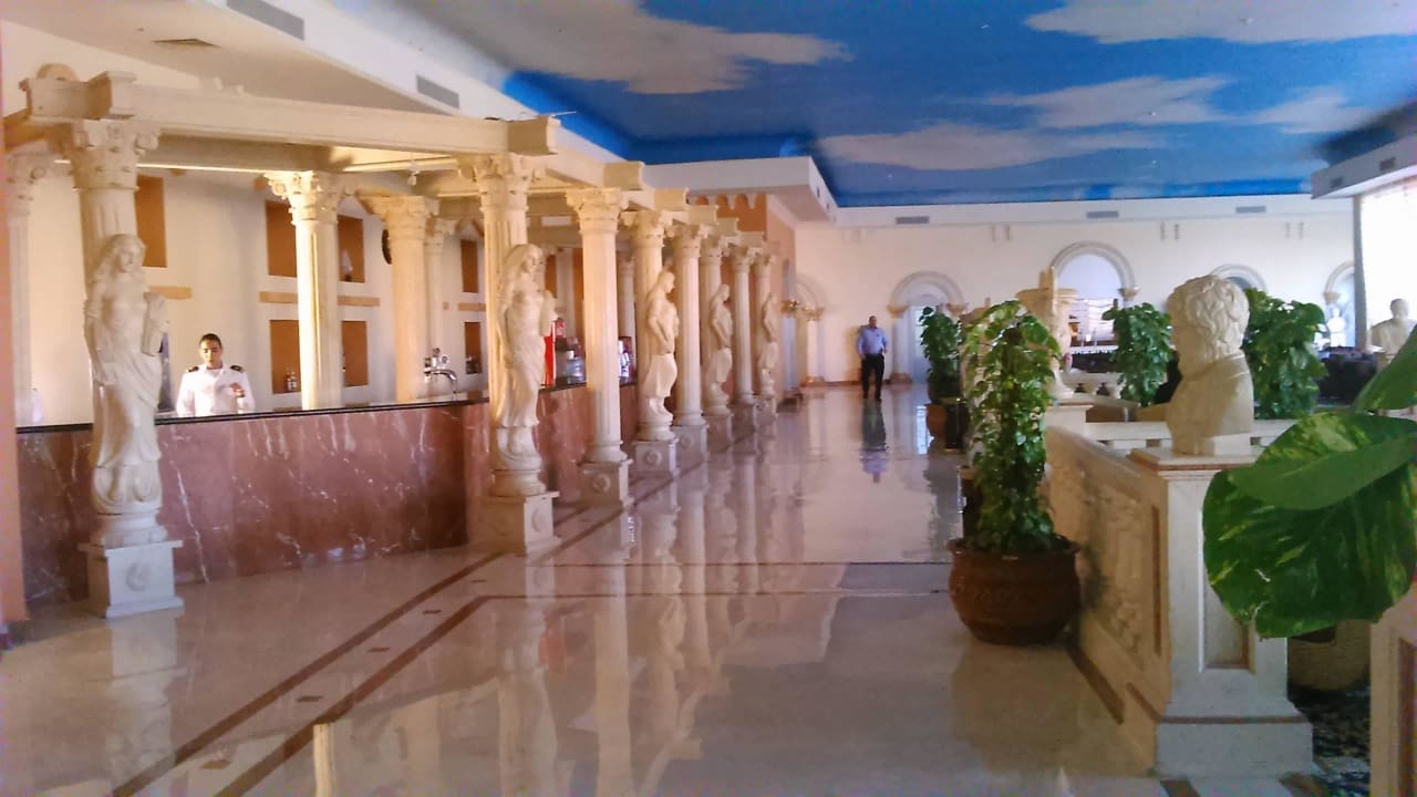 Die Bar Hotel Titanic Palace