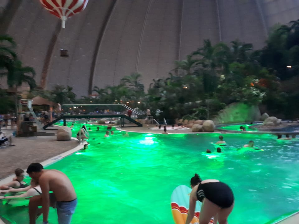 Pool Tropical Islands Resort