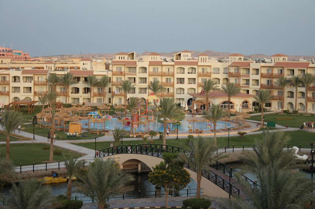 Blick vom Dach auf die Anlage Pickalbatros Dana Beach Resort - Hurghada