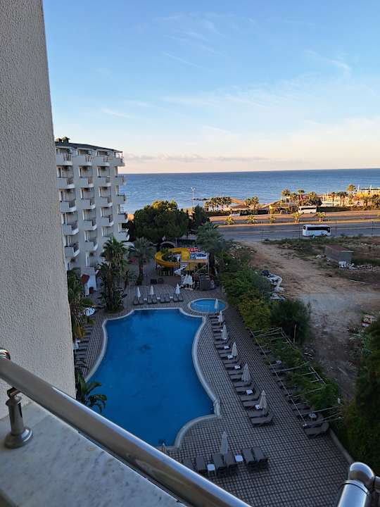 Zimmer Hotel Asrin Beach