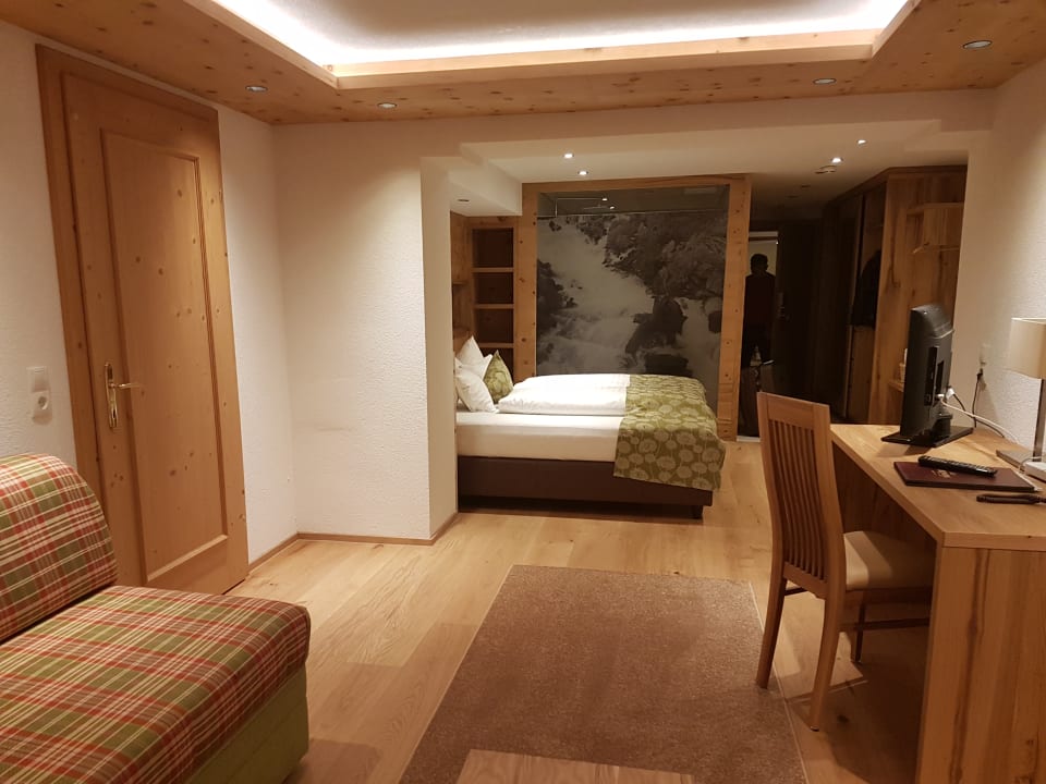 Blick vom Balkon ins Zimmer  Hotel Olympia