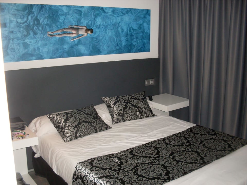 Schlafzimmer Zimmertyp Einzelzimmer mit Doppeltbet BG Hotel Nautico Ebeso