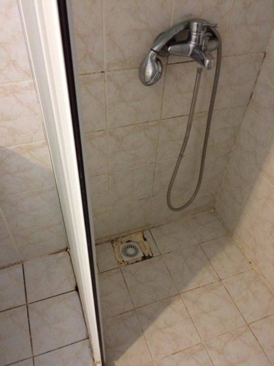 Schimmlige Dusche Club Scala Nuova