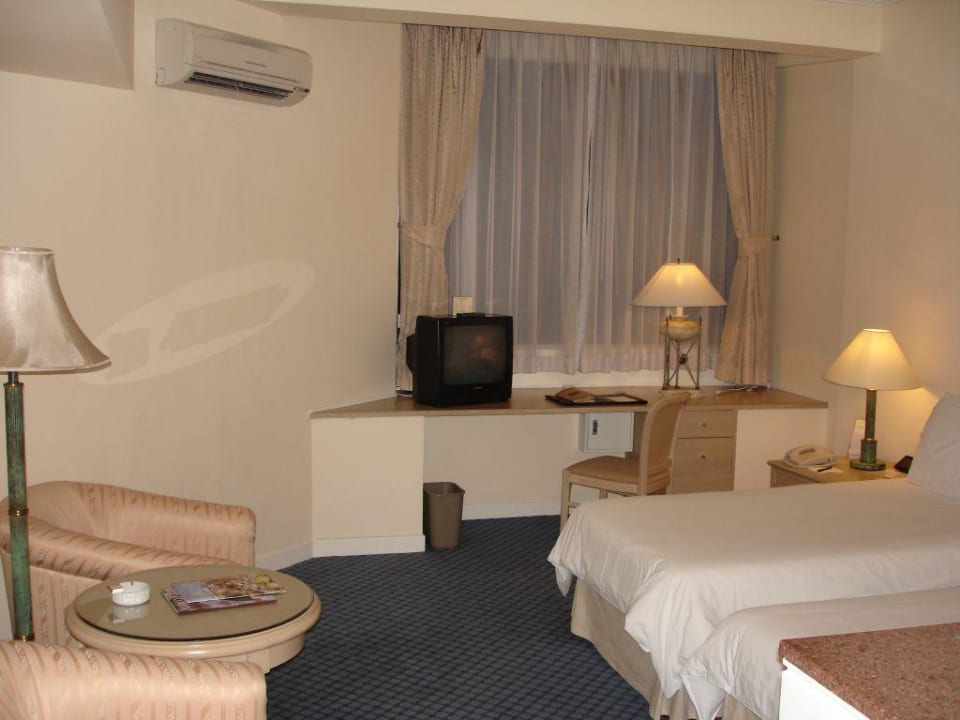 Doppelbettzimmer Eastin Grand Hotel Saigo