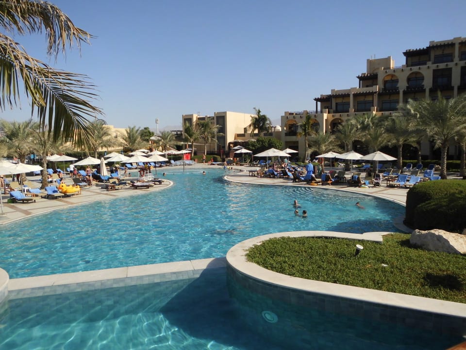 Pool Hilton Resort Hilton Garden Inn Ras Al Khaimah