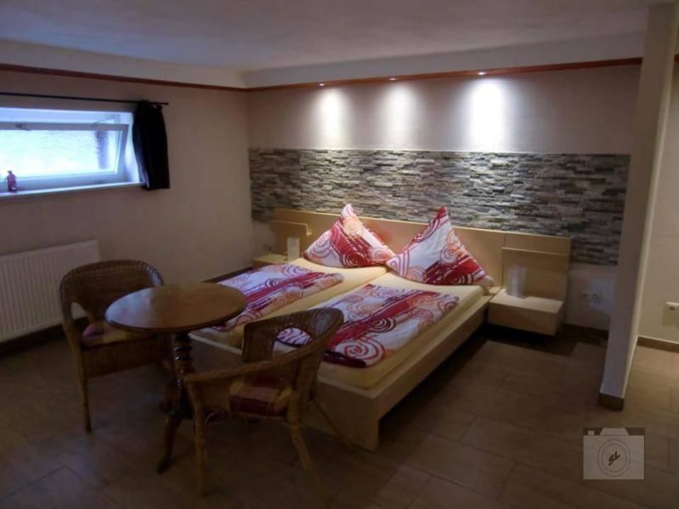 Doppelbett mit Einzelmatrazen Ferienzimmer Am Brauhausgraben