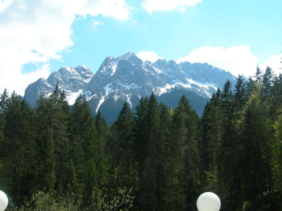 Blick auf den Waxenstein Hotel Am Badersee