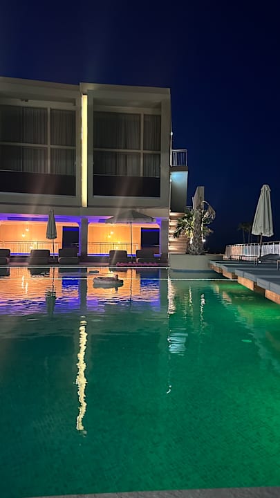 Pool Ventale Island Breeze Resort