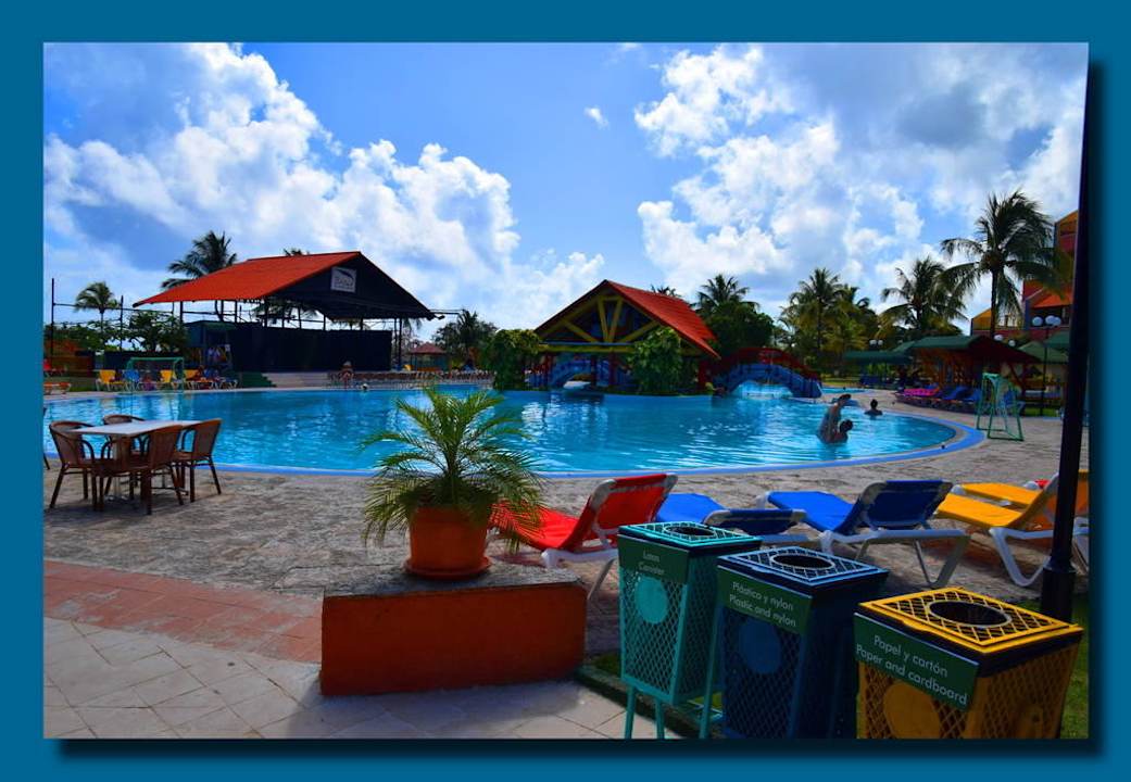 Poolanlage richtung strand Brisas Guardalavaca Hotel & Villas