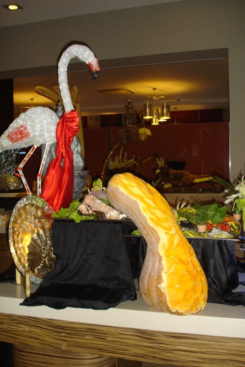 Deco Port Side Resort Hotel