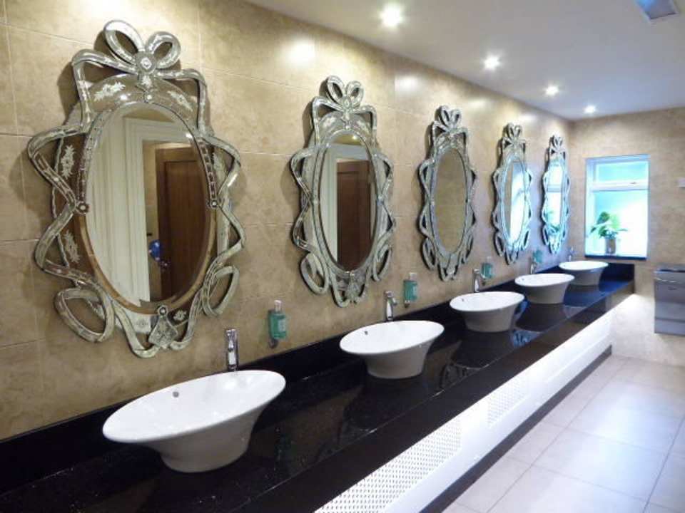 Toilette in der Lobby Fitzgerald's Woodlands House Hotel