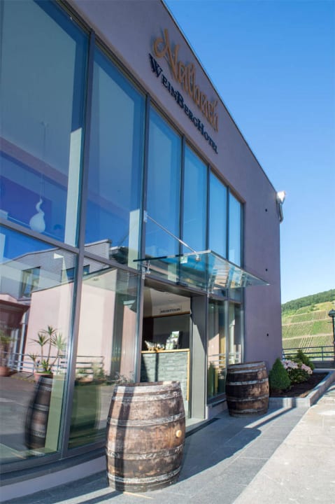 Eingangsbereich WeinBergHotel Nalbach