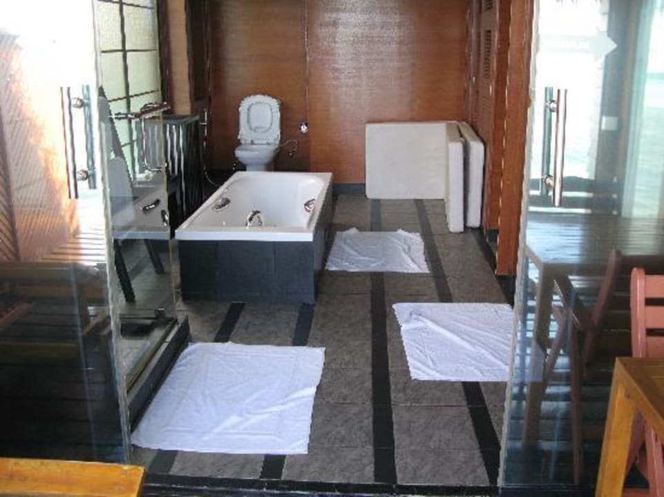 Das Bad - groß genug für die 7köpfige Großfamilie Adaaran Select Hudhuran Fushi - Premium All Inclusive